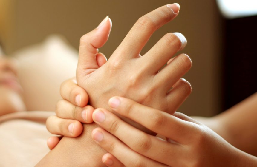 Masaje de manos: el remanso de bienestar que necesitas